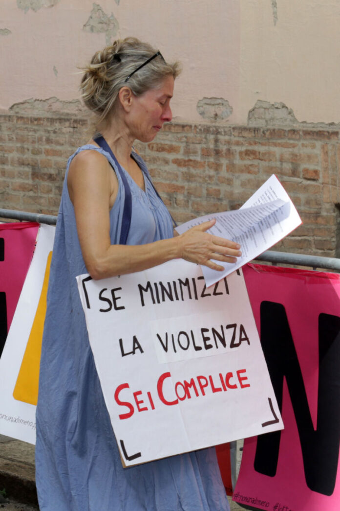 Sit-In davanti al Tribunale di Modena contro la violenza sulle donne