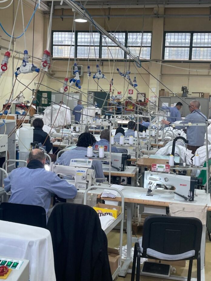 PHOTO-2025-09-26-12-15-24 sartoria carcere Santa Maria Capua Vetere